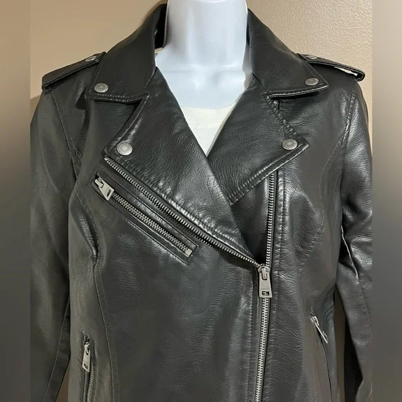 NWT Women's Black faux Leather Jacket - Picture 5 of 11